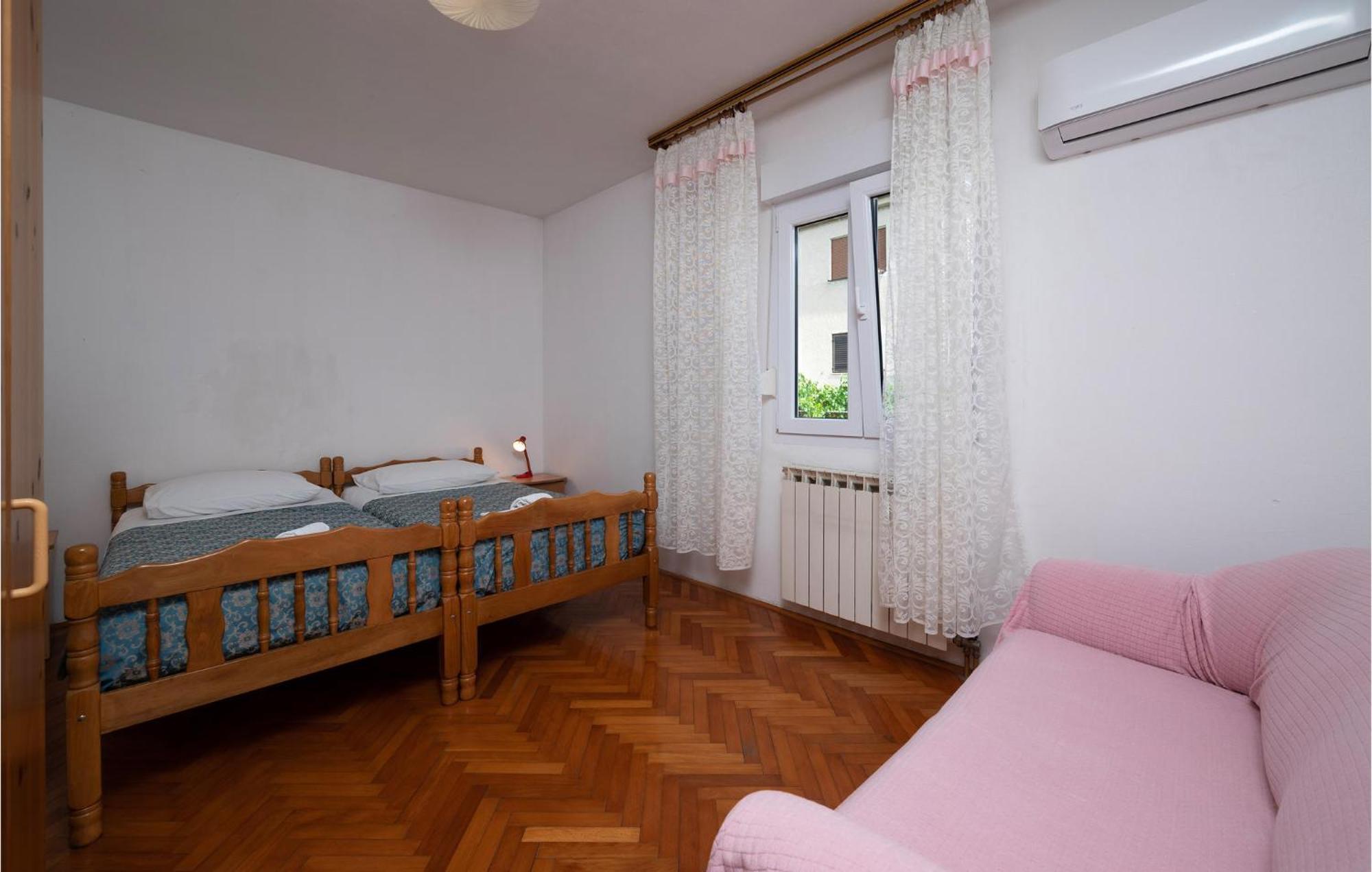 1 Bedroom Cozy Apartment In بولا المظهر الخارجي الصورة