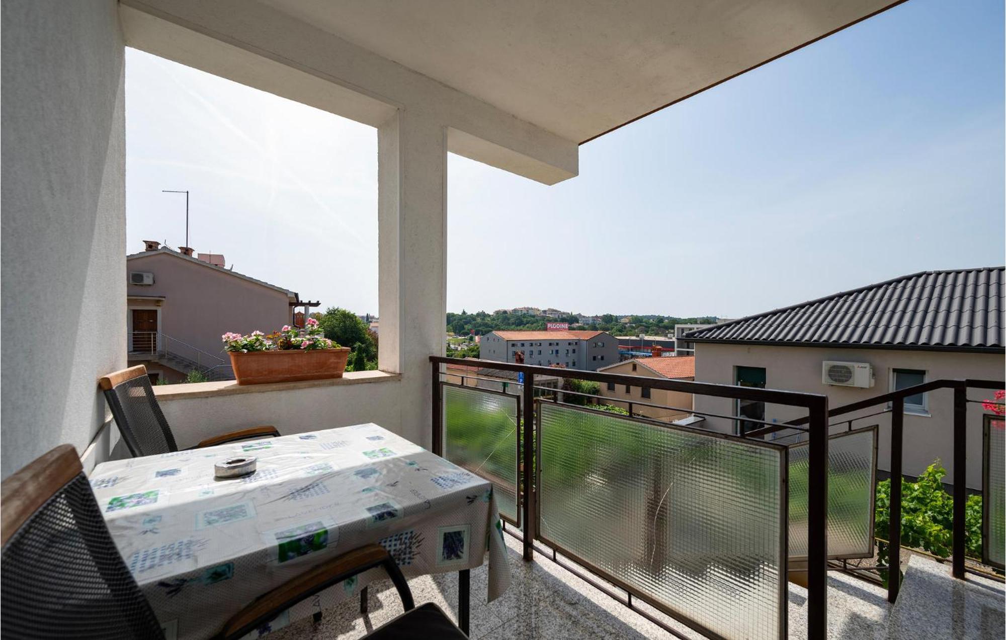 1 Bedroom Cozy Apartment In بولا المظهر الخارجي الصورة